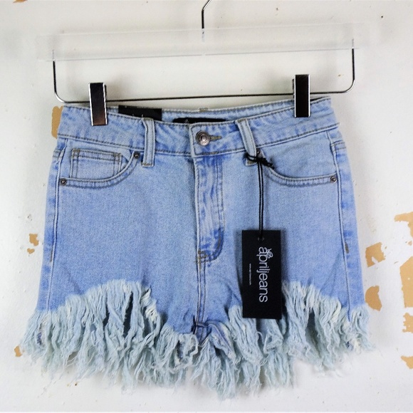 Light Wash Denim Mid Rise Shorts w/ Fray Detail - Picture 3 of 8